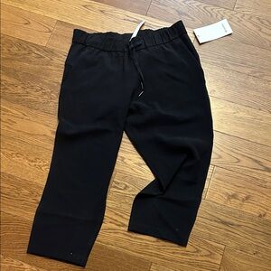 LululemonnOn the Fly Black Size 10 Pants